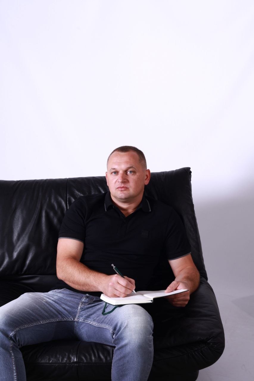 Oleg Kurylo during a psychological counselling session